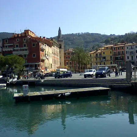 Casa A Nell'antico Borgo 莱里奇