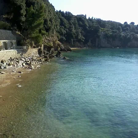 Casa A Nell'antico Borgo 度假居 莱里奇