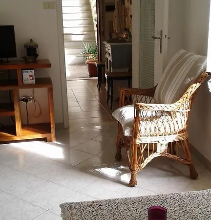 Casa A Nell'antico Borgo 莱里奇