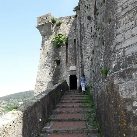 Casa A Nell'antico Borgo 莱里奇